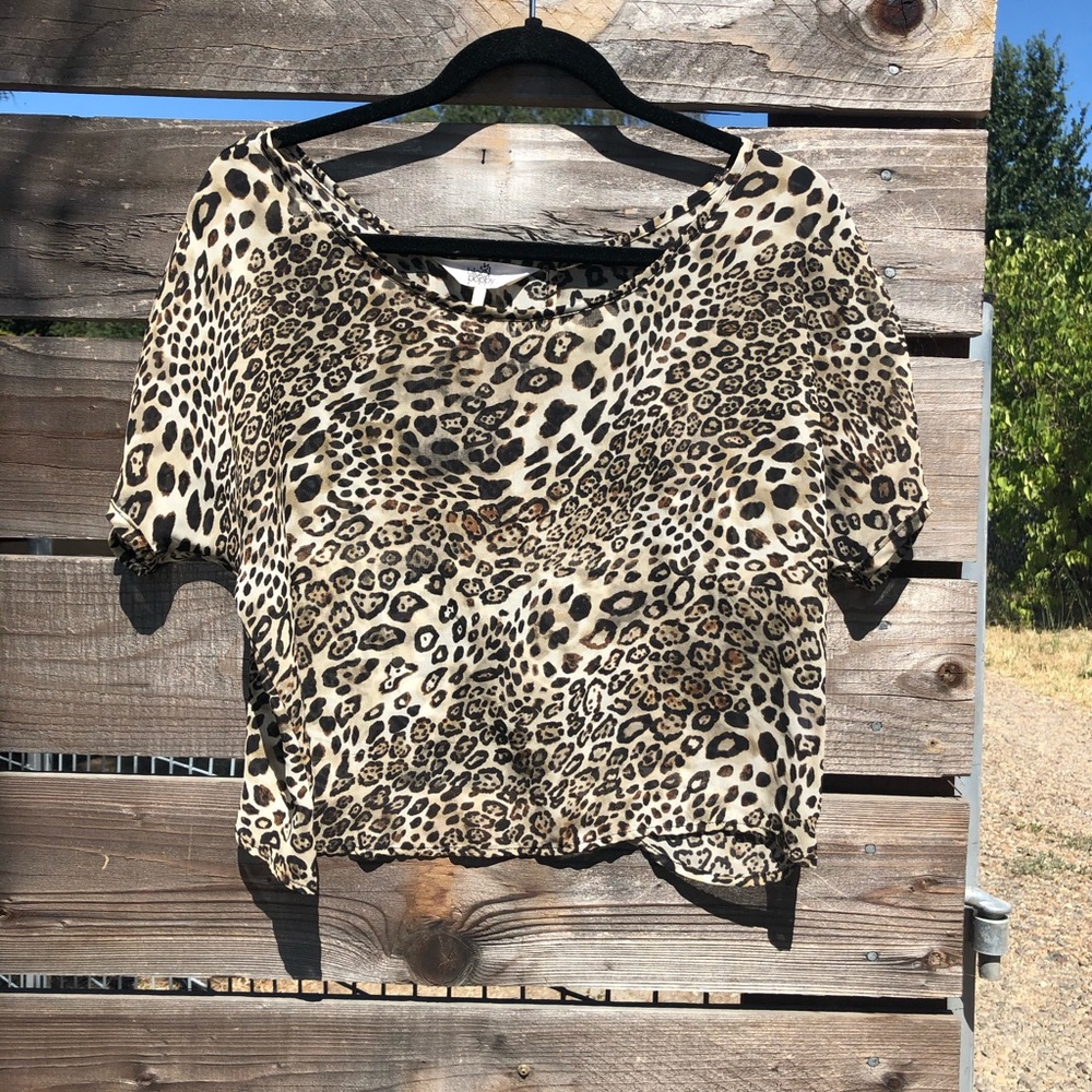 ***SOLD***Cheetah print flowy shirt